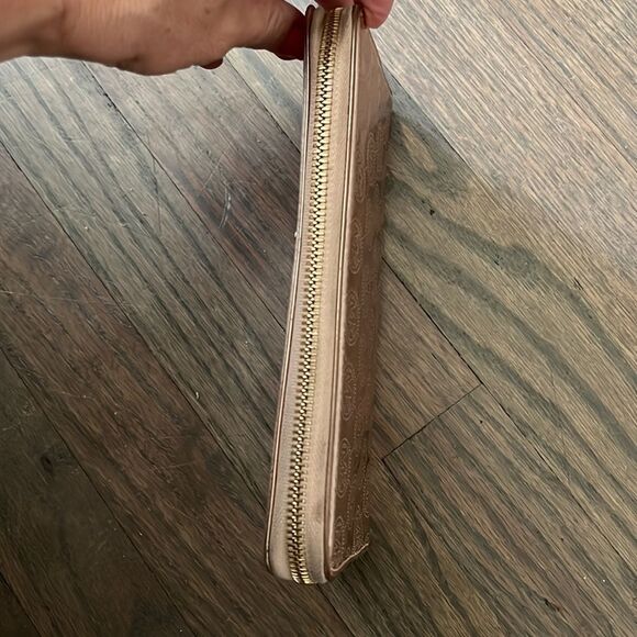 *Michael Kors* Monogram Gold Mirror Patent Large Wallet - Picture 6 of 10